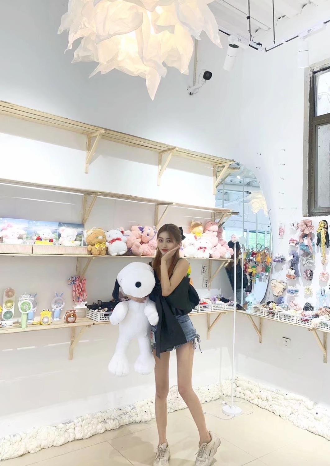 学生妹，身材好，大学兼职 第3张
