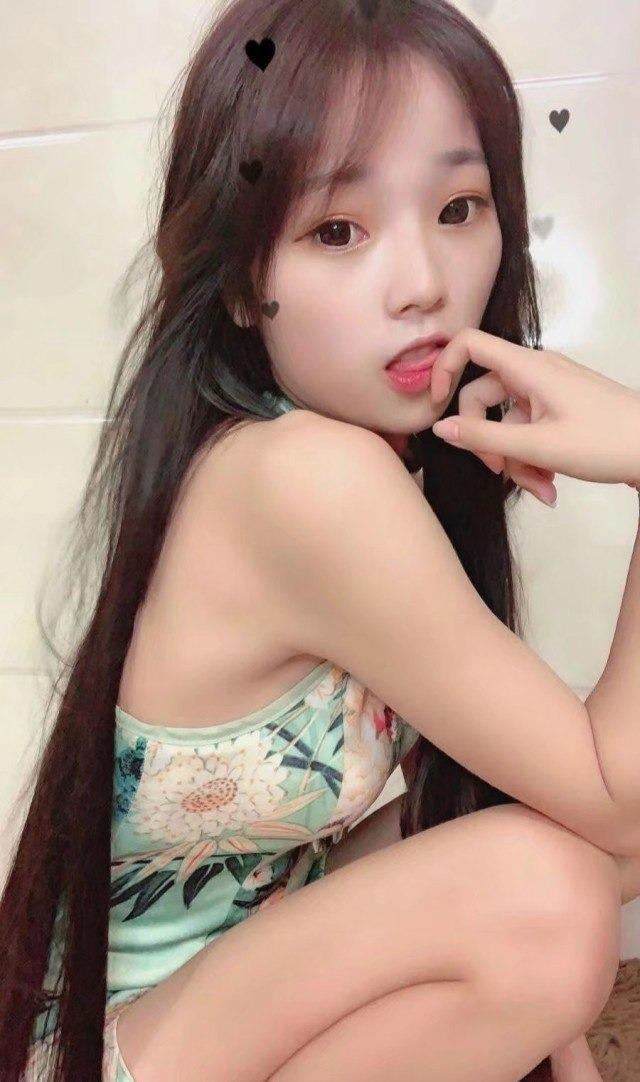 00后超嫩兼职学生妹 第3张