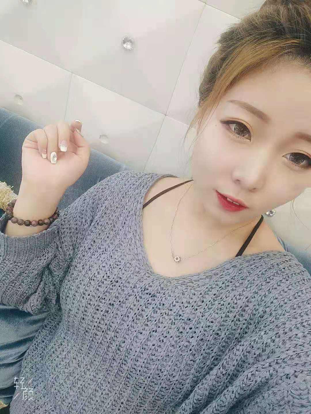 解放碑会让你睡觉都要想的妹子 第3张