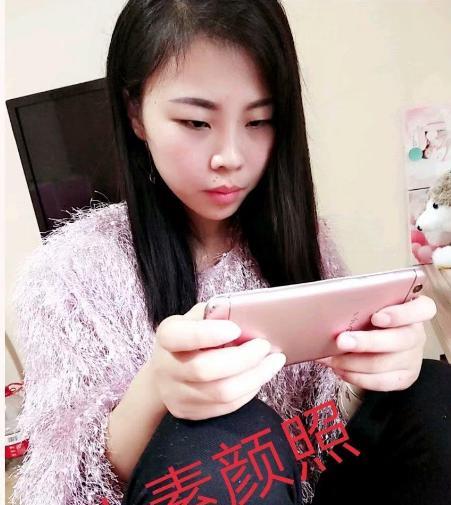 骚逼不容易满足 第1张
