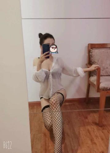 花果园服务控美女，洗完躺着享受就行 第1张