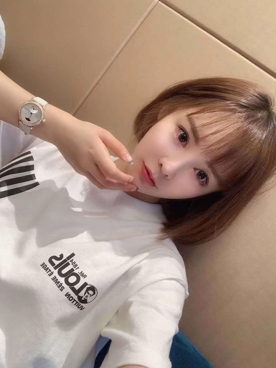 观山湖区会展城清纯小妹妹 第2张