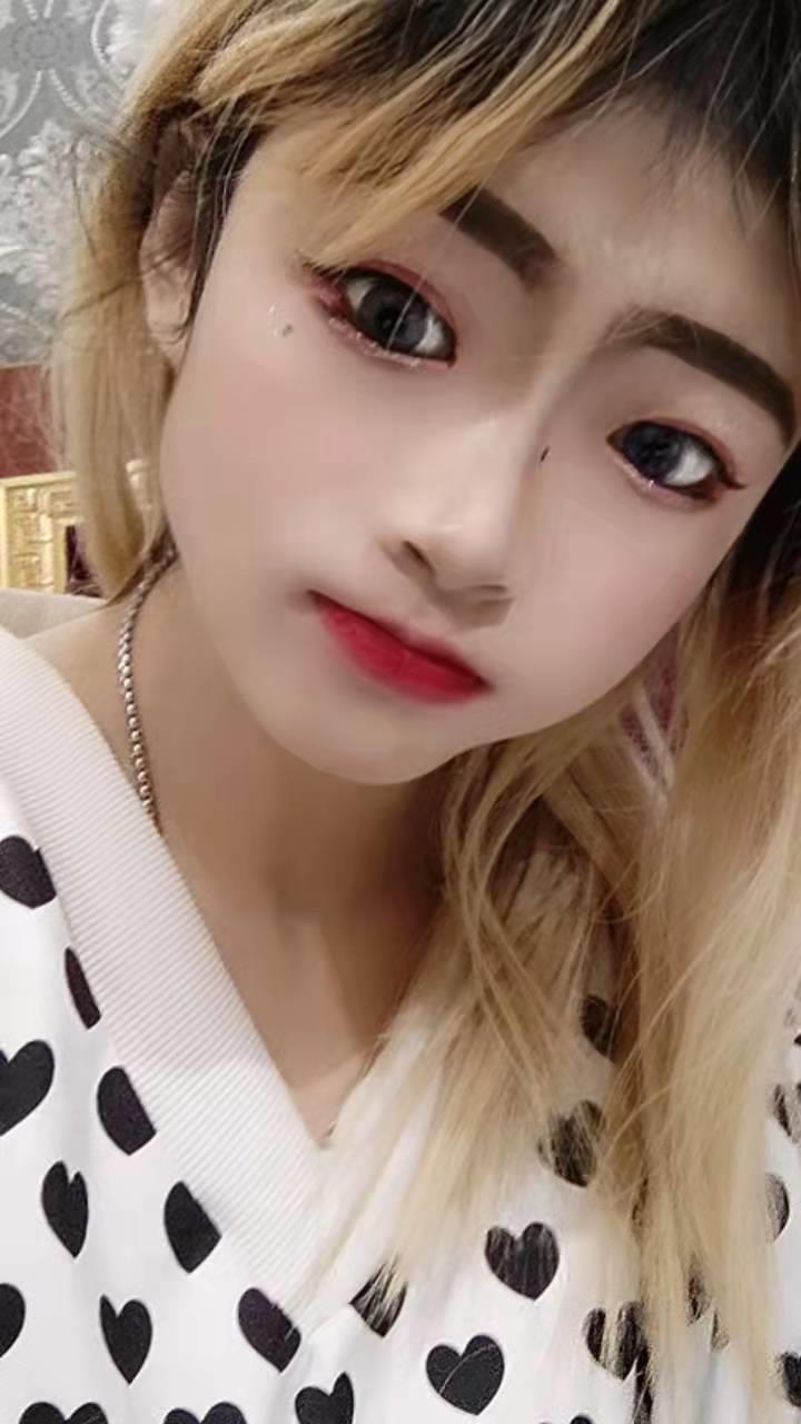 十八岁真实嫩妹，快餐，逼紧，可解锁各种姿势 第2张