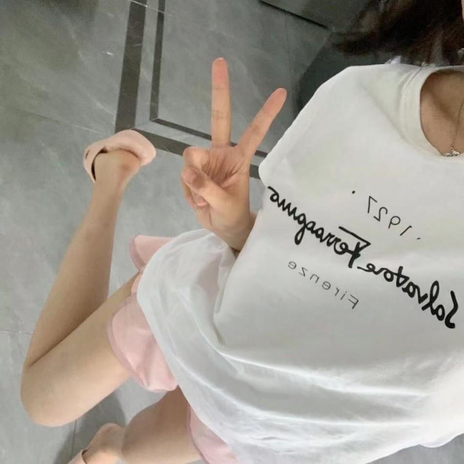 小九儿啊据说肤白貌美大长腿 第2张