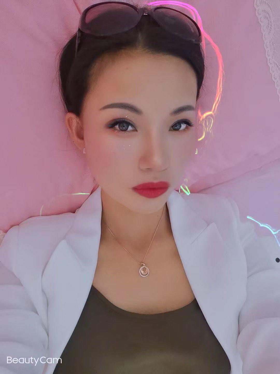体验熟女，服务就是好，常练健身，身材保持的不错 第2张