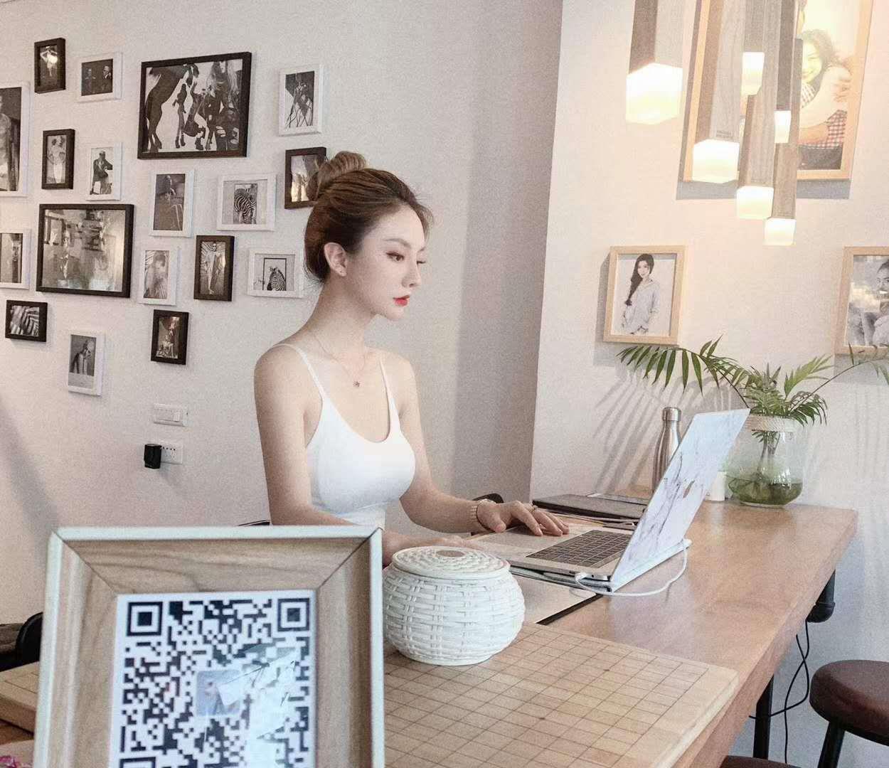 丰满型妹妹酒店门 第5张