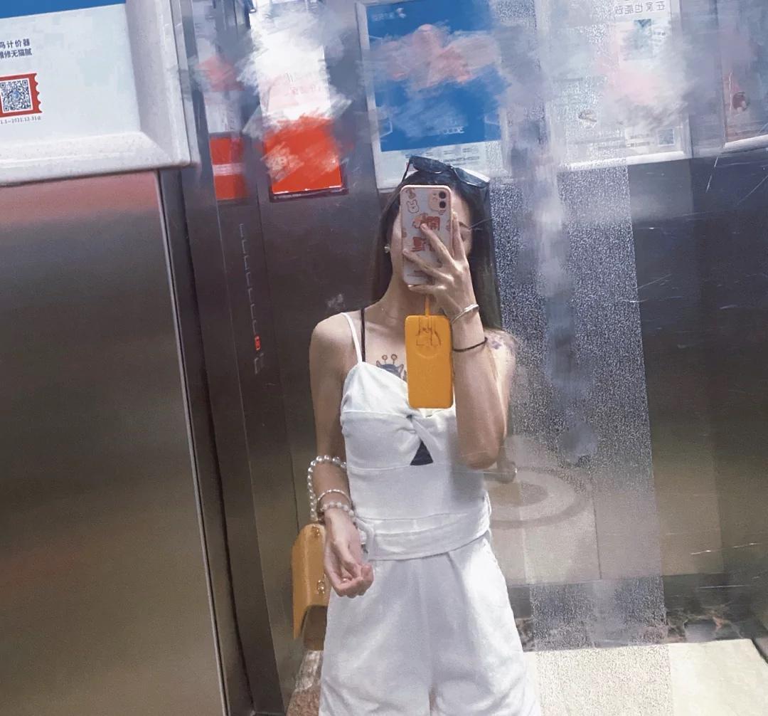 西安路约啪丝袜美女，人不错，配合度高 第2张