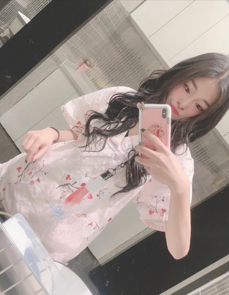 乐松广场约过的腿玩年妹子 第1张