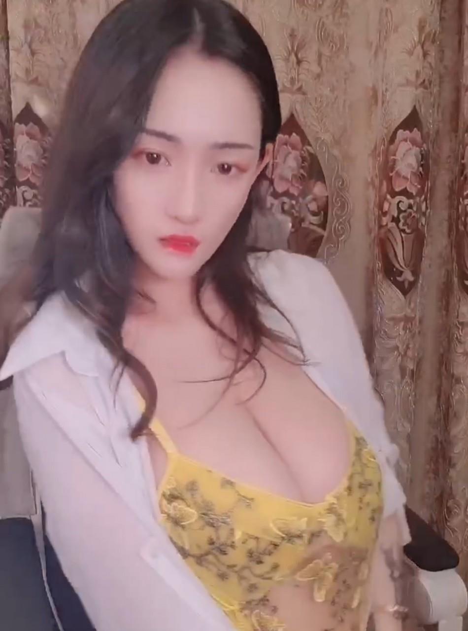 说说平方区一老妹 第1张