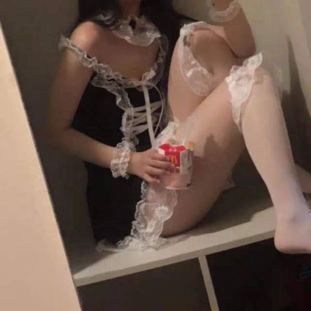 金凤万达约炮嫩白大奶的东北妹子 第3张