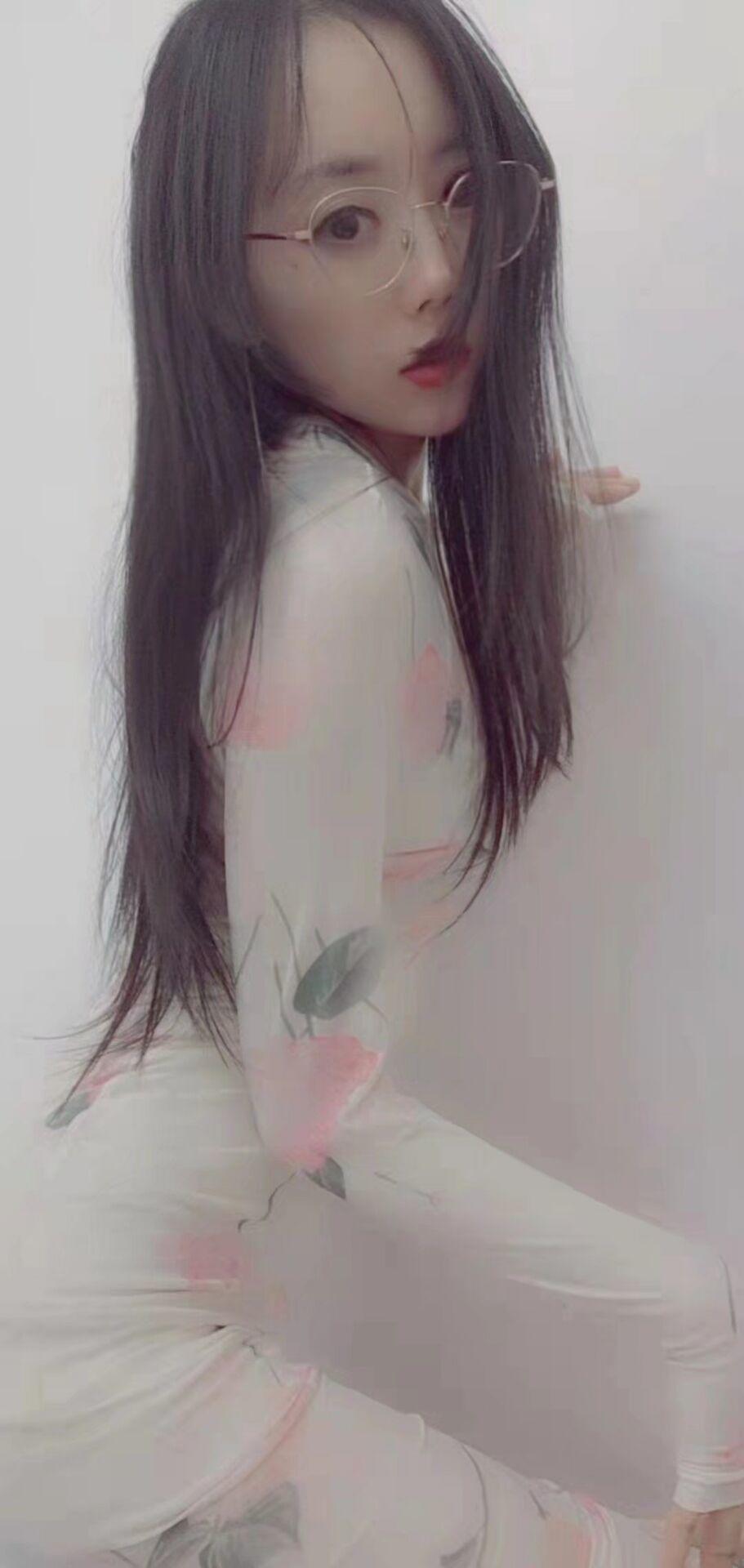 朝阳区芍药居桥附近体验眼镜女小晴天,各种姿势都可以 第1张