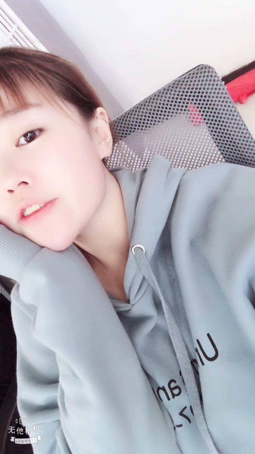 大胸嫩妹，骚逼流水超爽 第1张