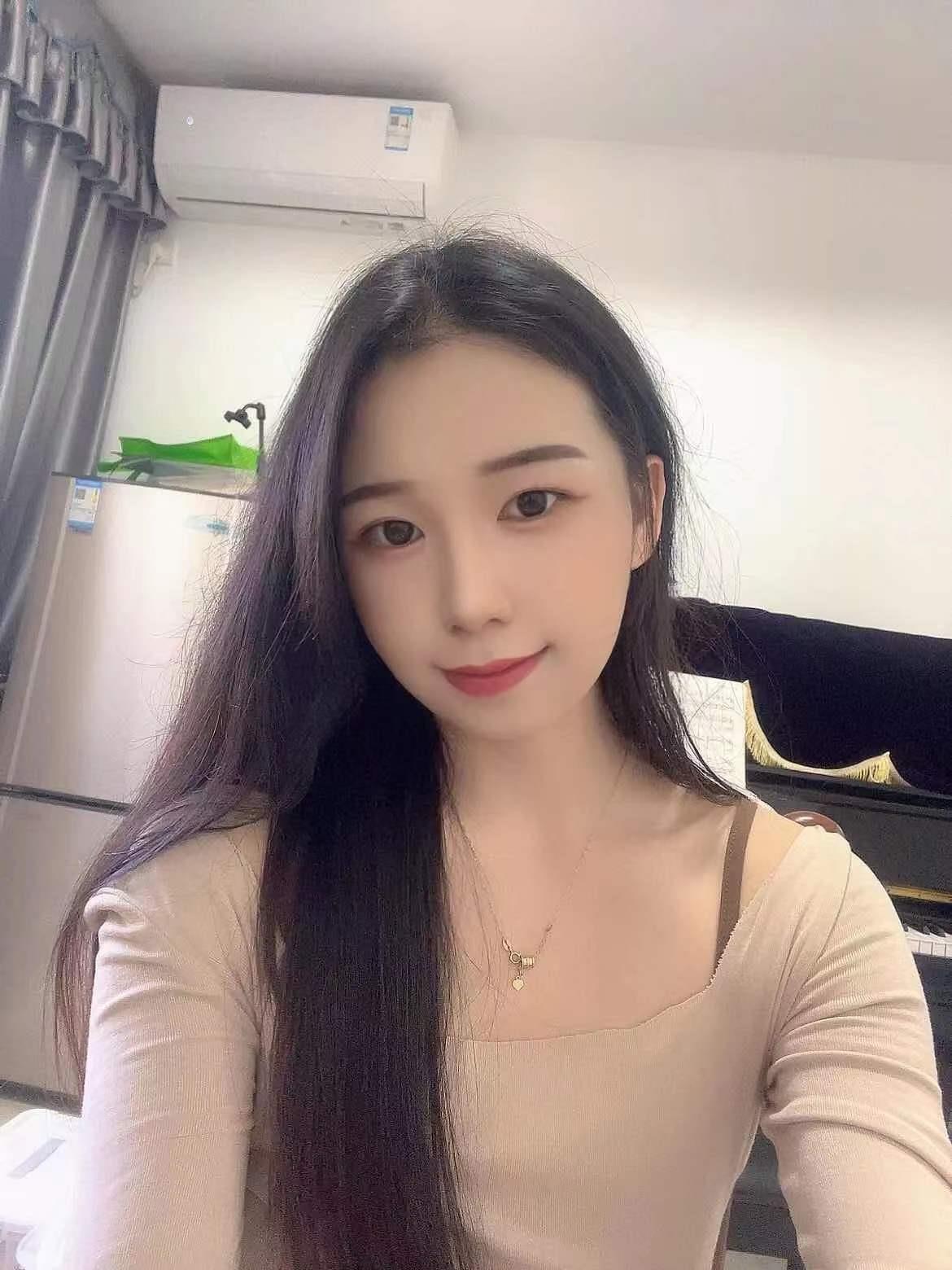 西湖区98年年轻小姐姐 第2张