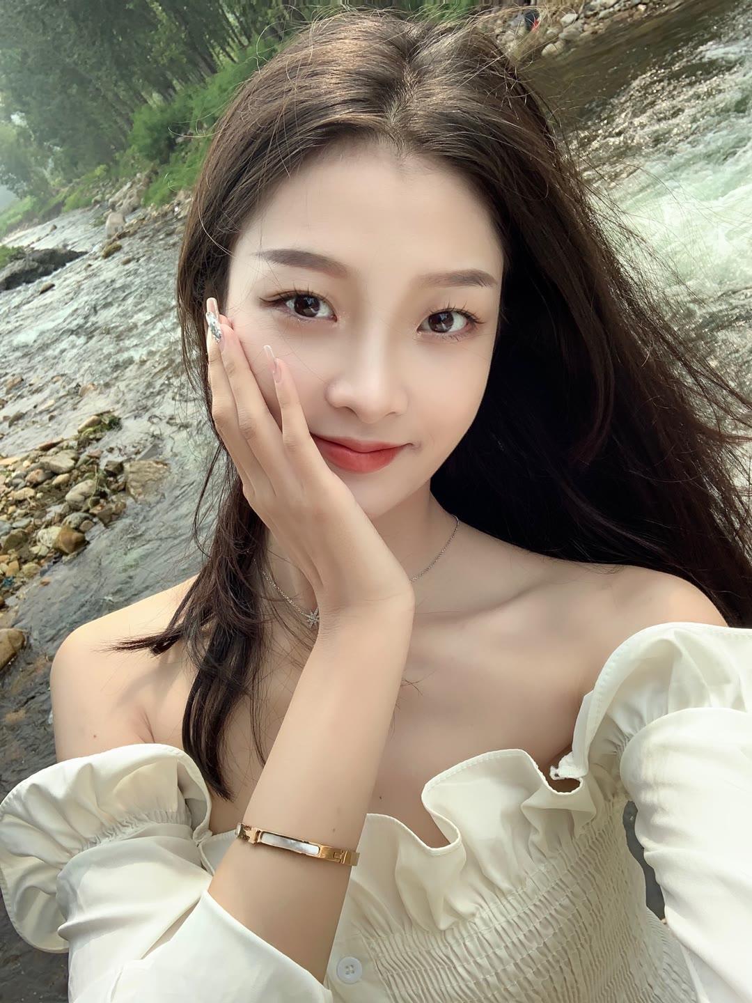 拱墅沈半路的年轻妹子 第1张