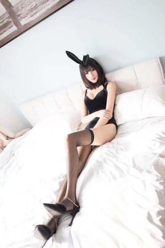 黄埔老洋房内的水嫩妹妹 第2张