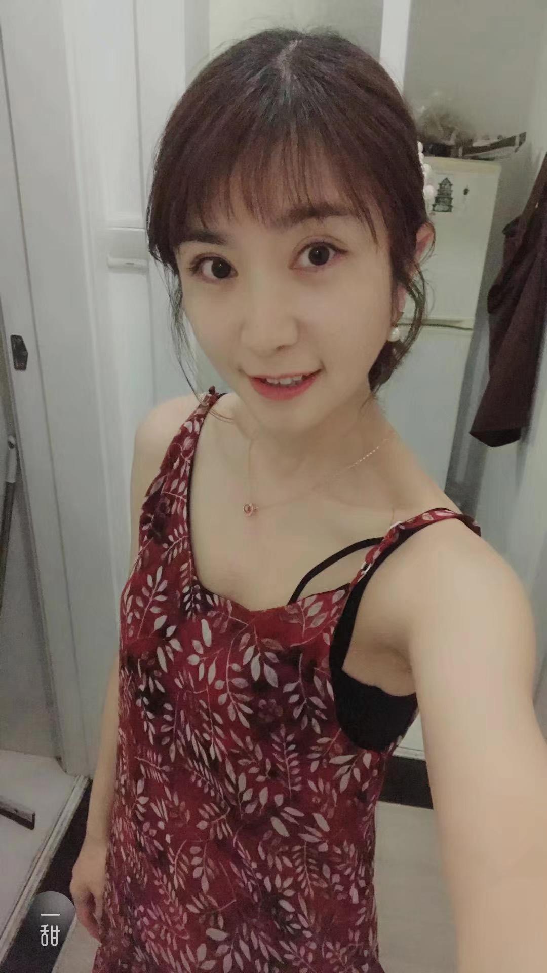 气质高挑的重庆小女人极具性价比 第1张