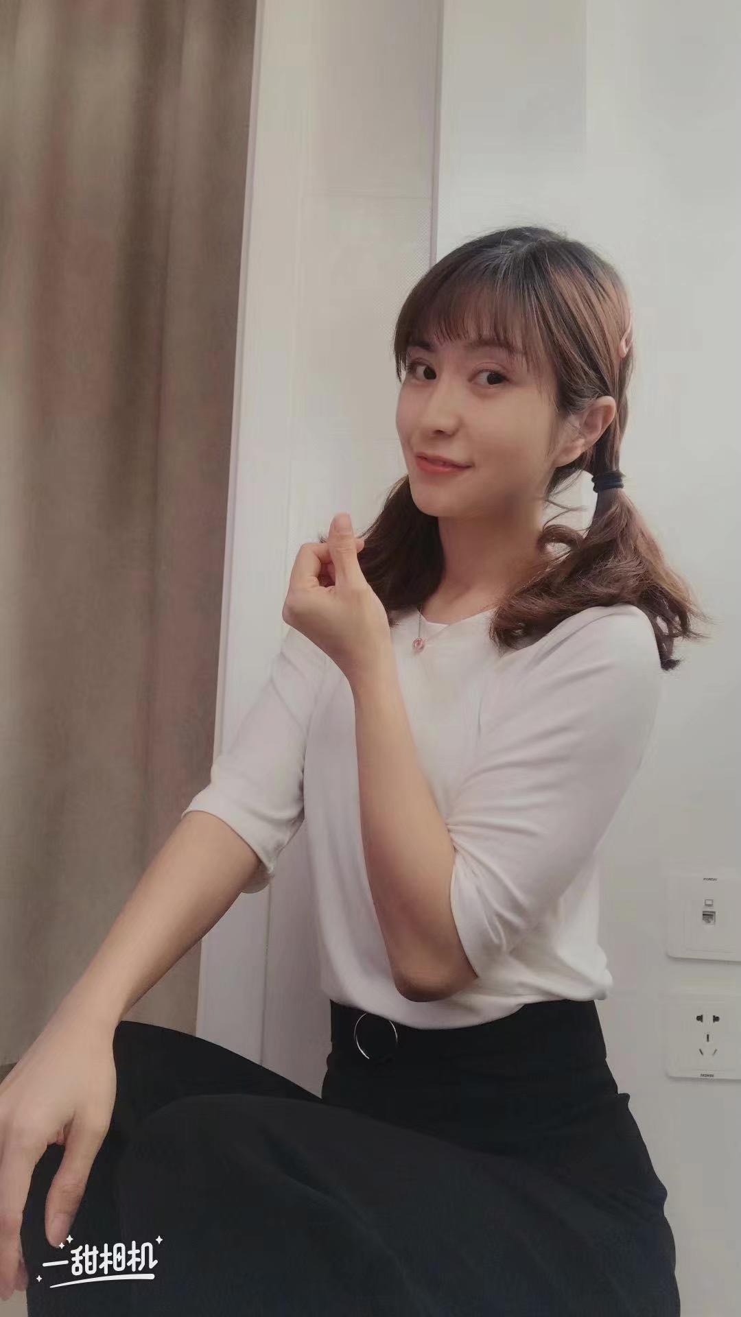 气质高挑的重庆小女人极具性价比 第2张