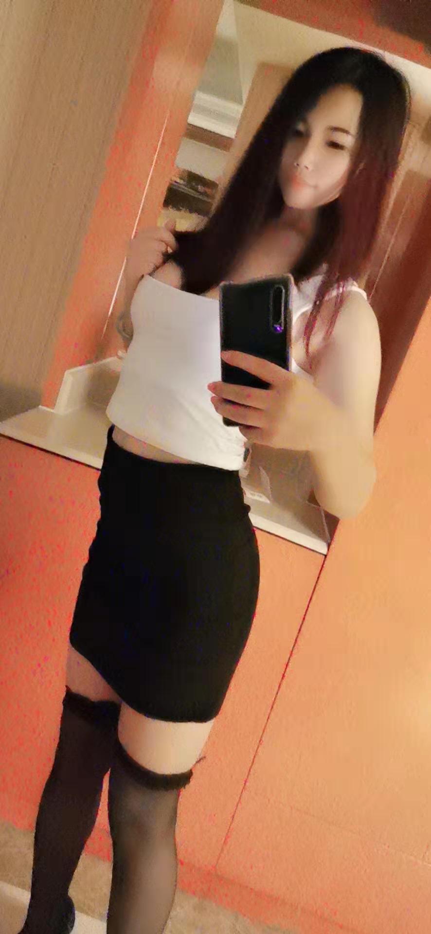 身材均匀，性感丰满的格子 第3张