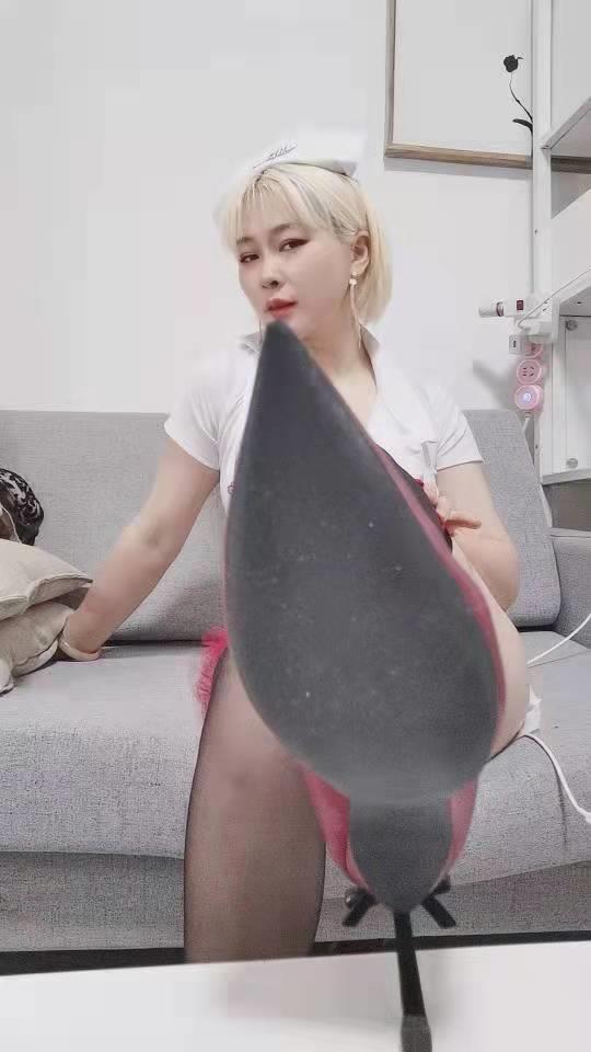 南山金发御姐毛毛 第2张