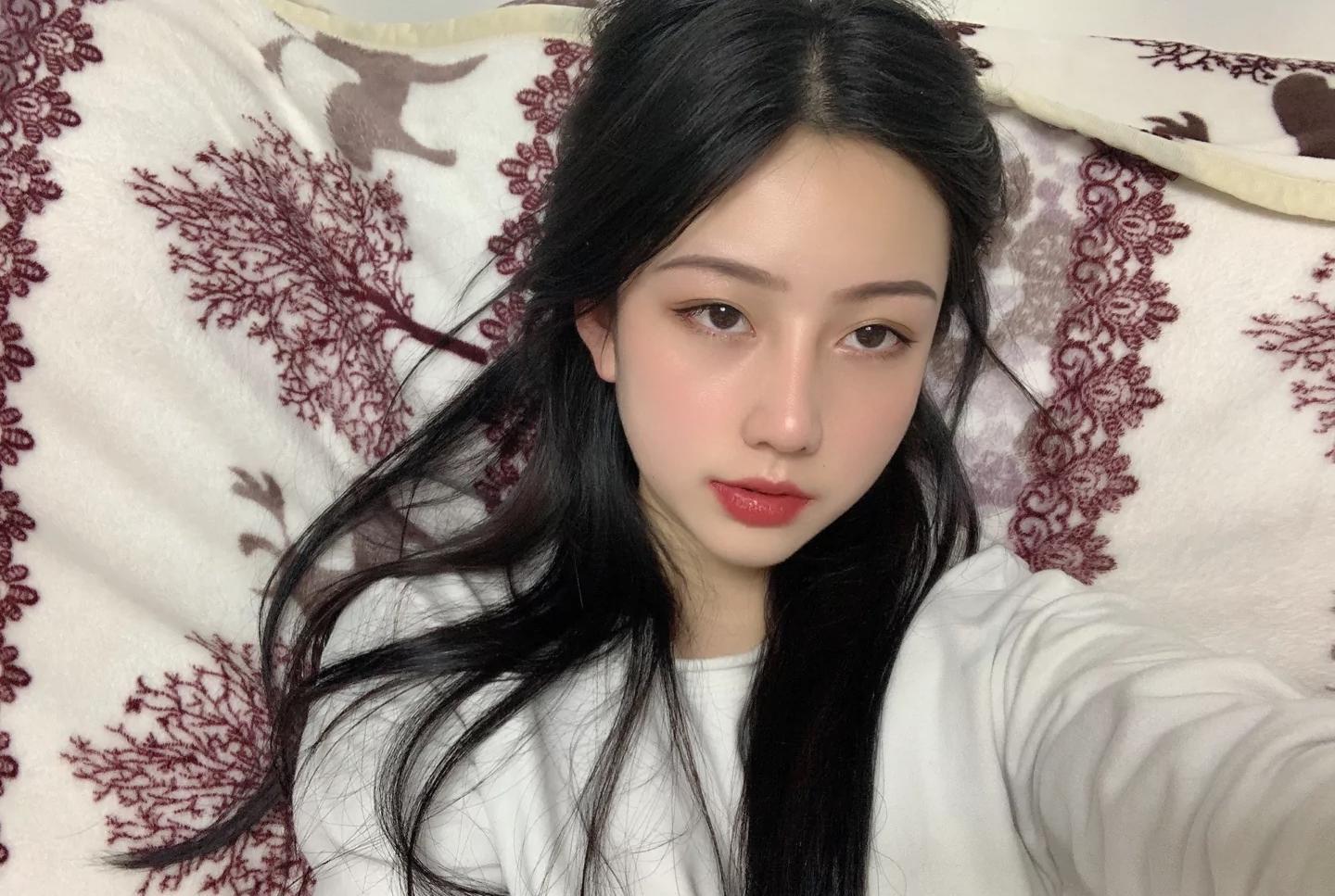 武侯区验证网红脸美女沫沫,把妹子的屁股都打红了 第3张