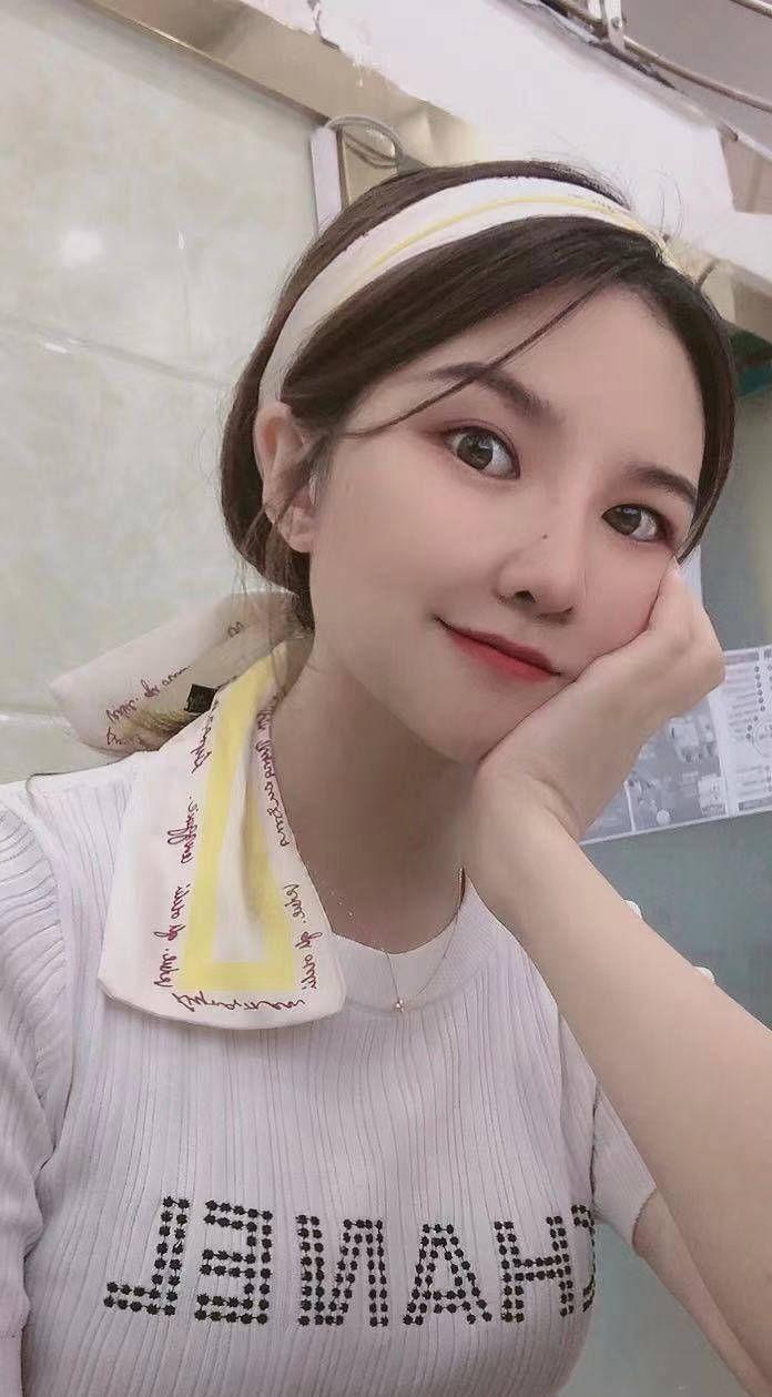 锦江浴缸体验前台小妹妹 第1张