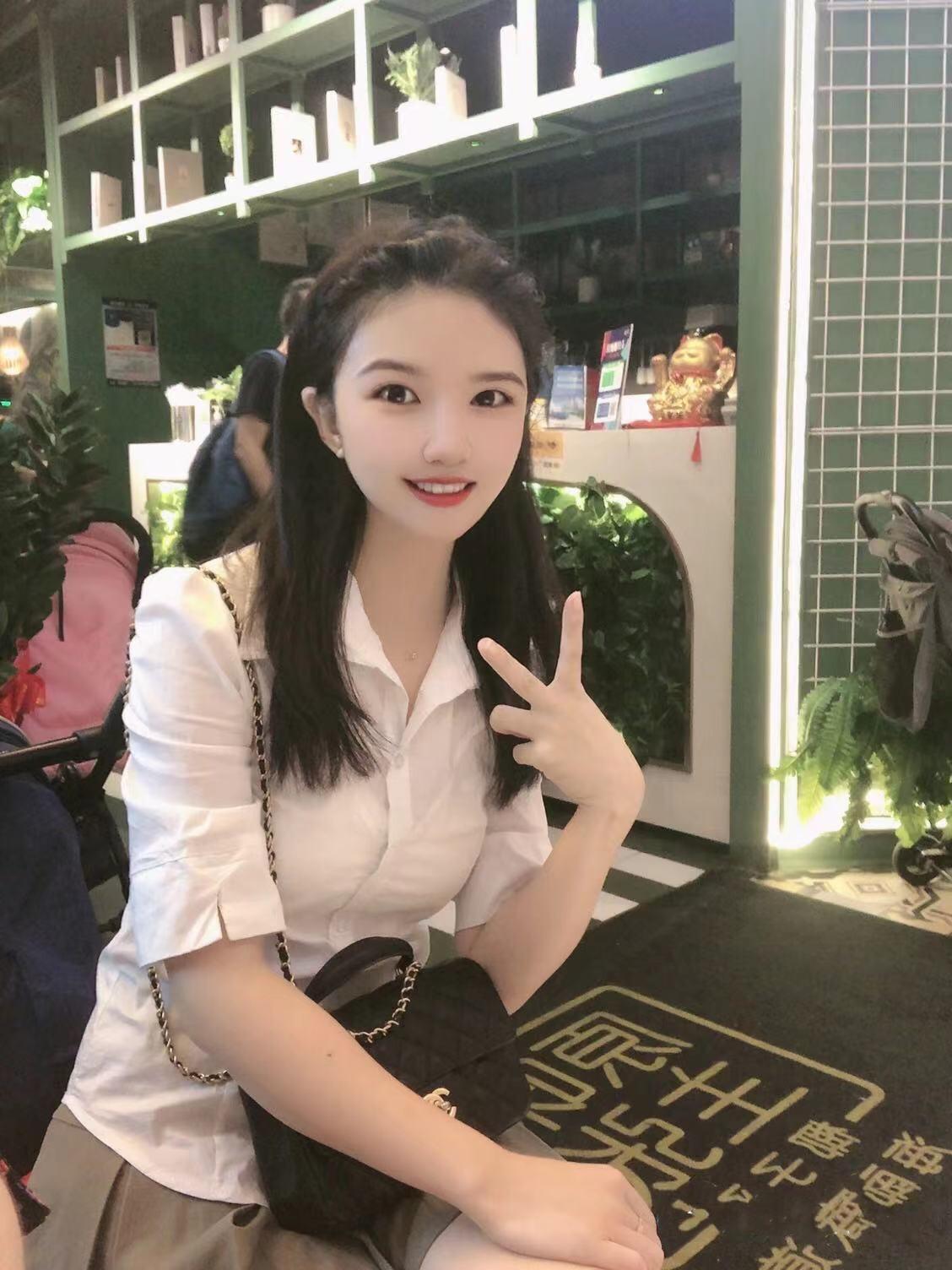锦江浴缸体验前台小妹妹 第2张