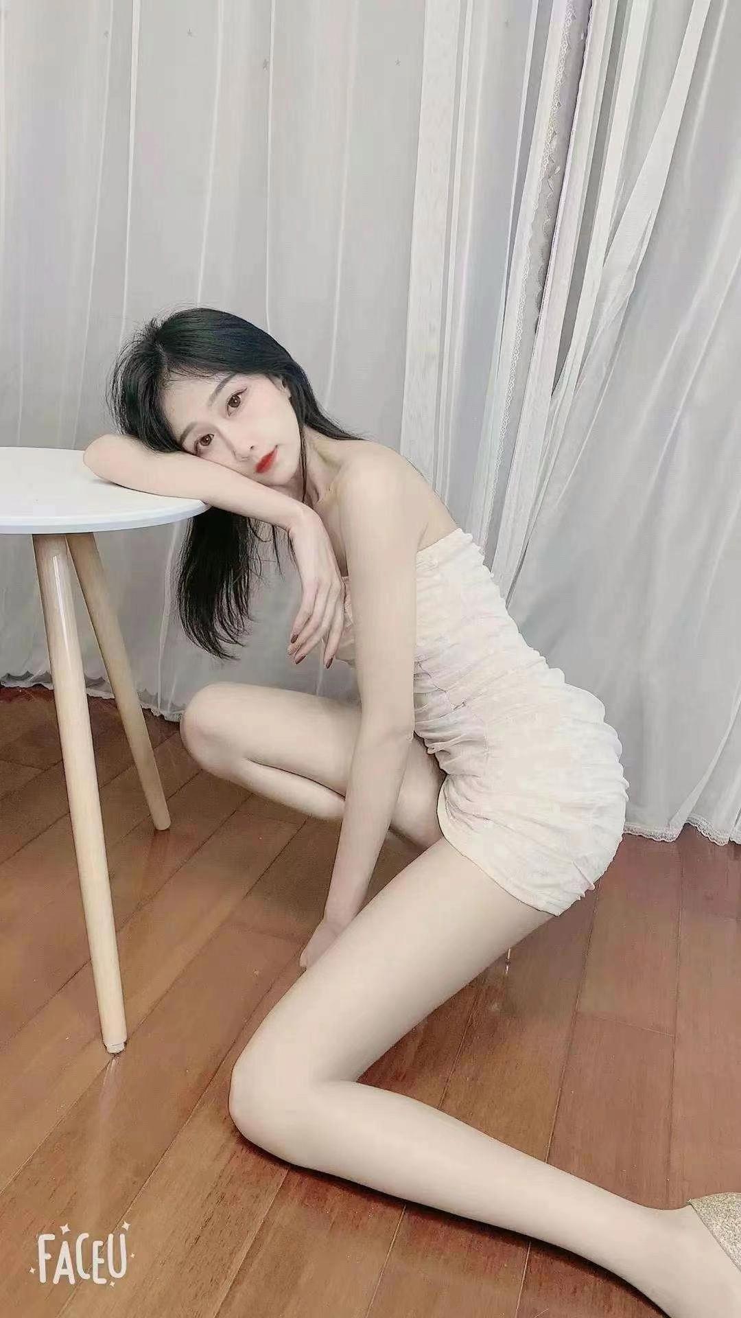 南门四季酒店俩纤细窈窕妹子 第2张