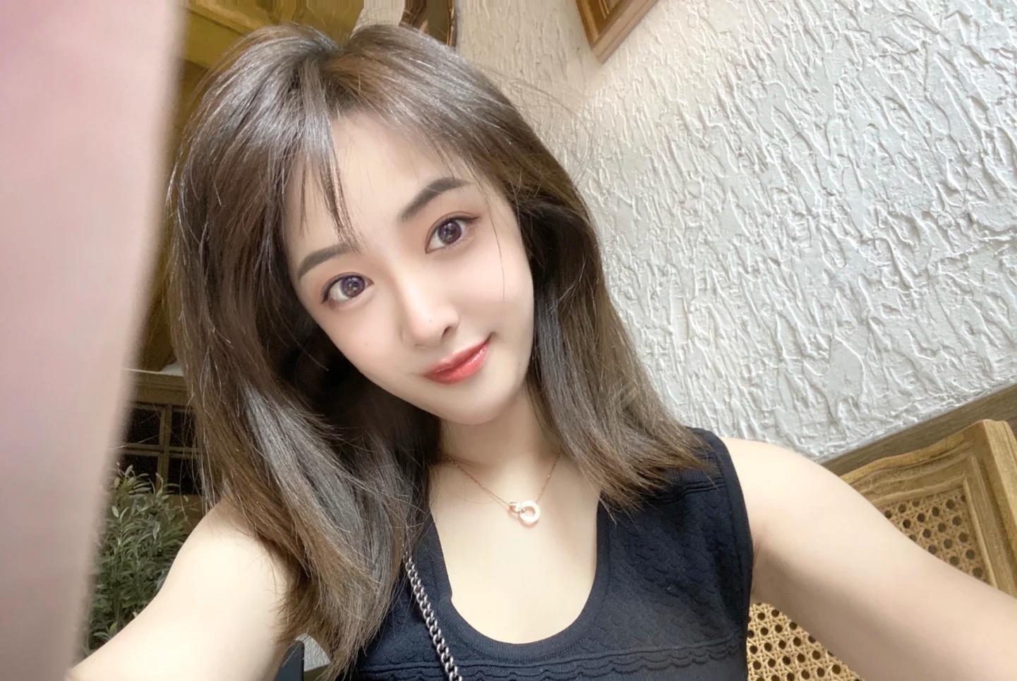 成都很骚的年轻妹妹,很多服务都可以做,态度又好 第2张