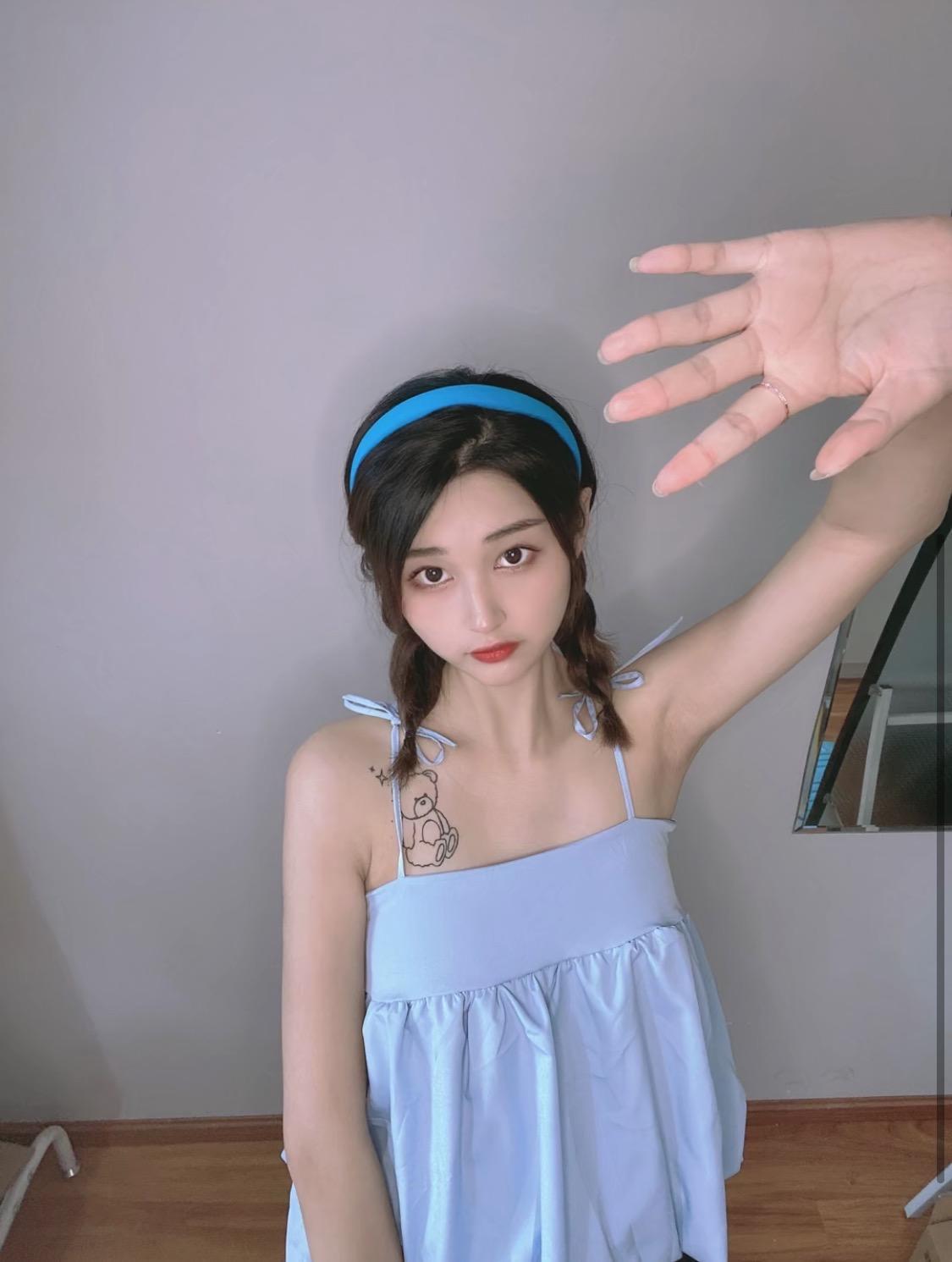 体验性感长腿兼职妹子小雪 第2张
