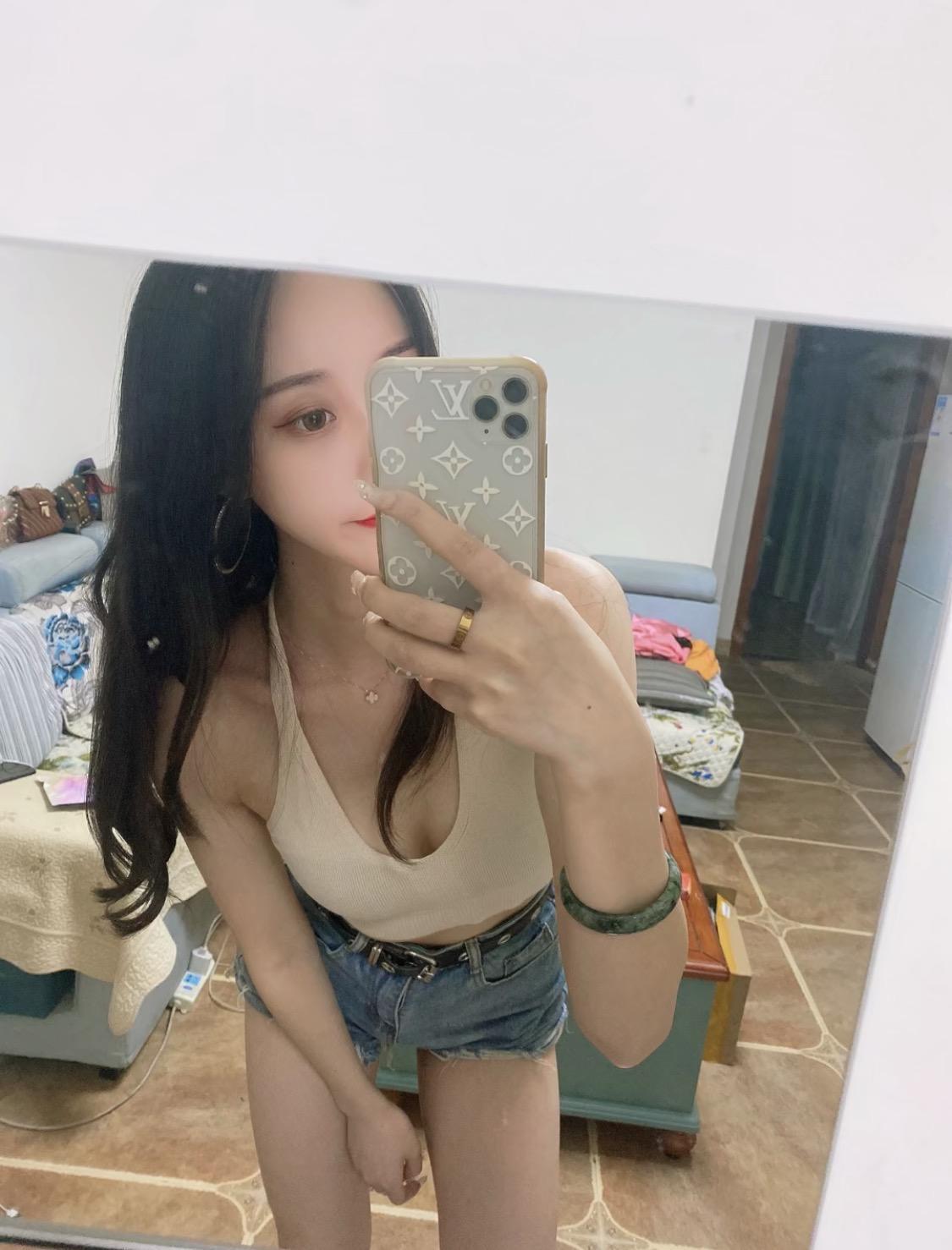 市中心果果。身材超棒长得确实可以 第3张