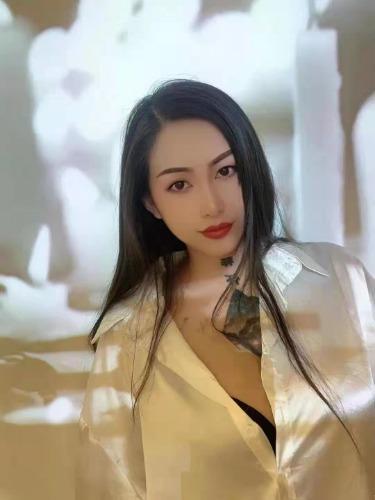 秦淮小贵优质靓女－狂野的胸处纹身 第3张