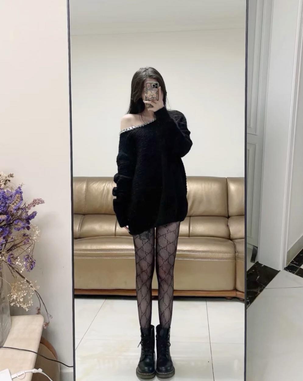 徐州云龙万达黑丝小妹 第2张
