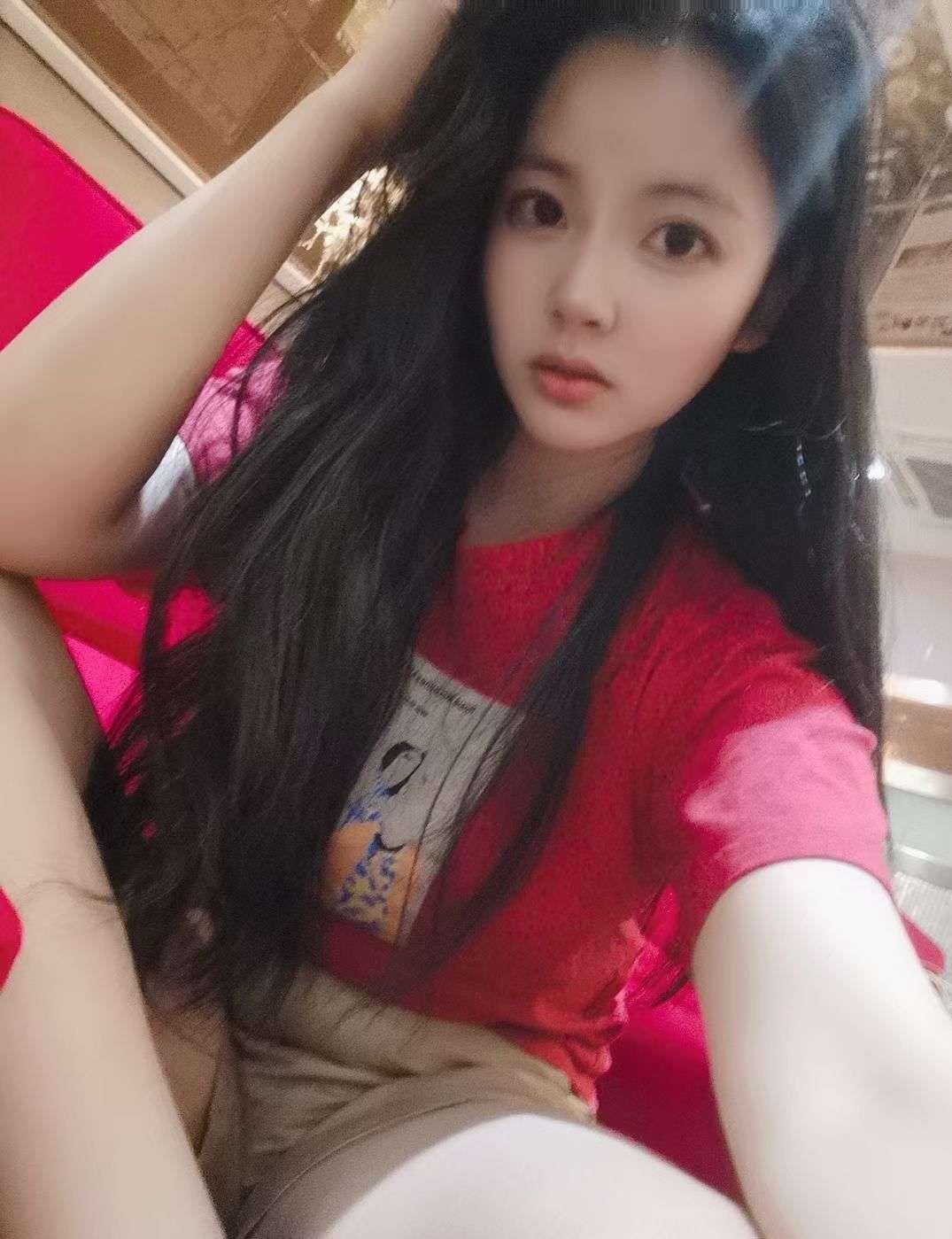 鼓楼勾搭的前台骚妹子,淫水都流到我腿上来了 第1张