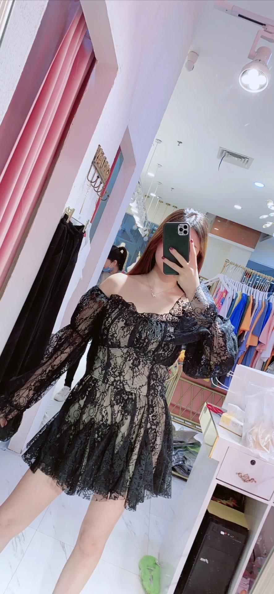 小妹子年轻粉嫩真人比照片好看 第1张