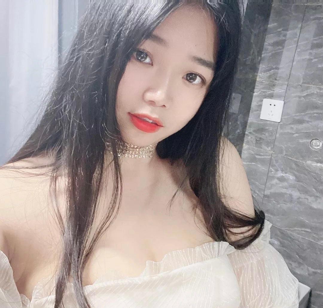 天津大悦城约啪丝袜美女，人不错，配合度高 第1张