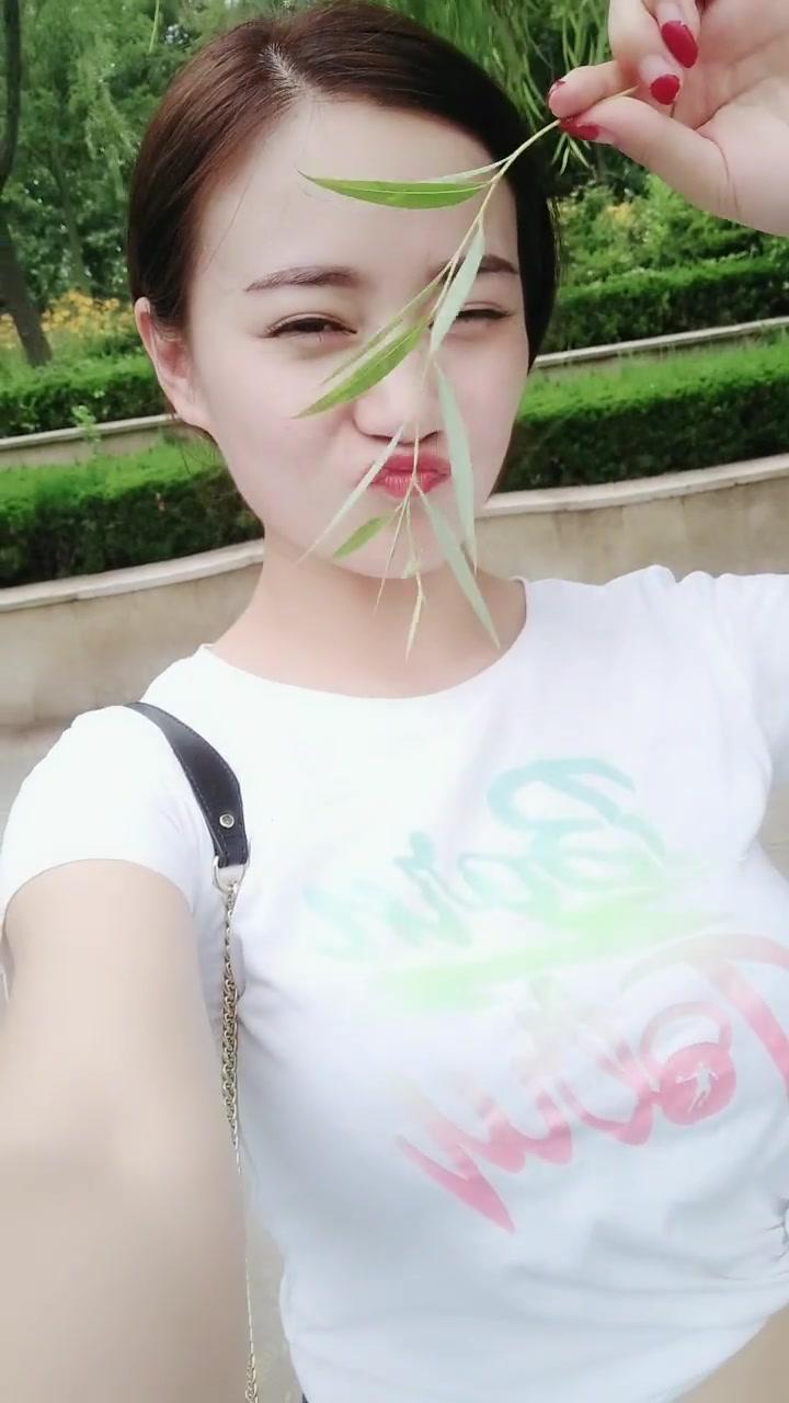 难忘的高颜值妹子，玩过的楼凤颜值最高的妹子 第3张