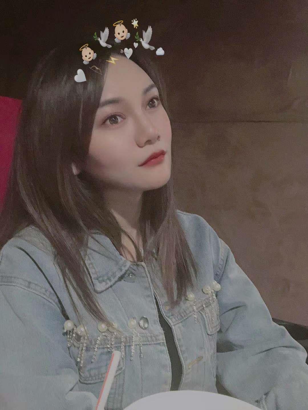 风骚大胸妹子 第1张