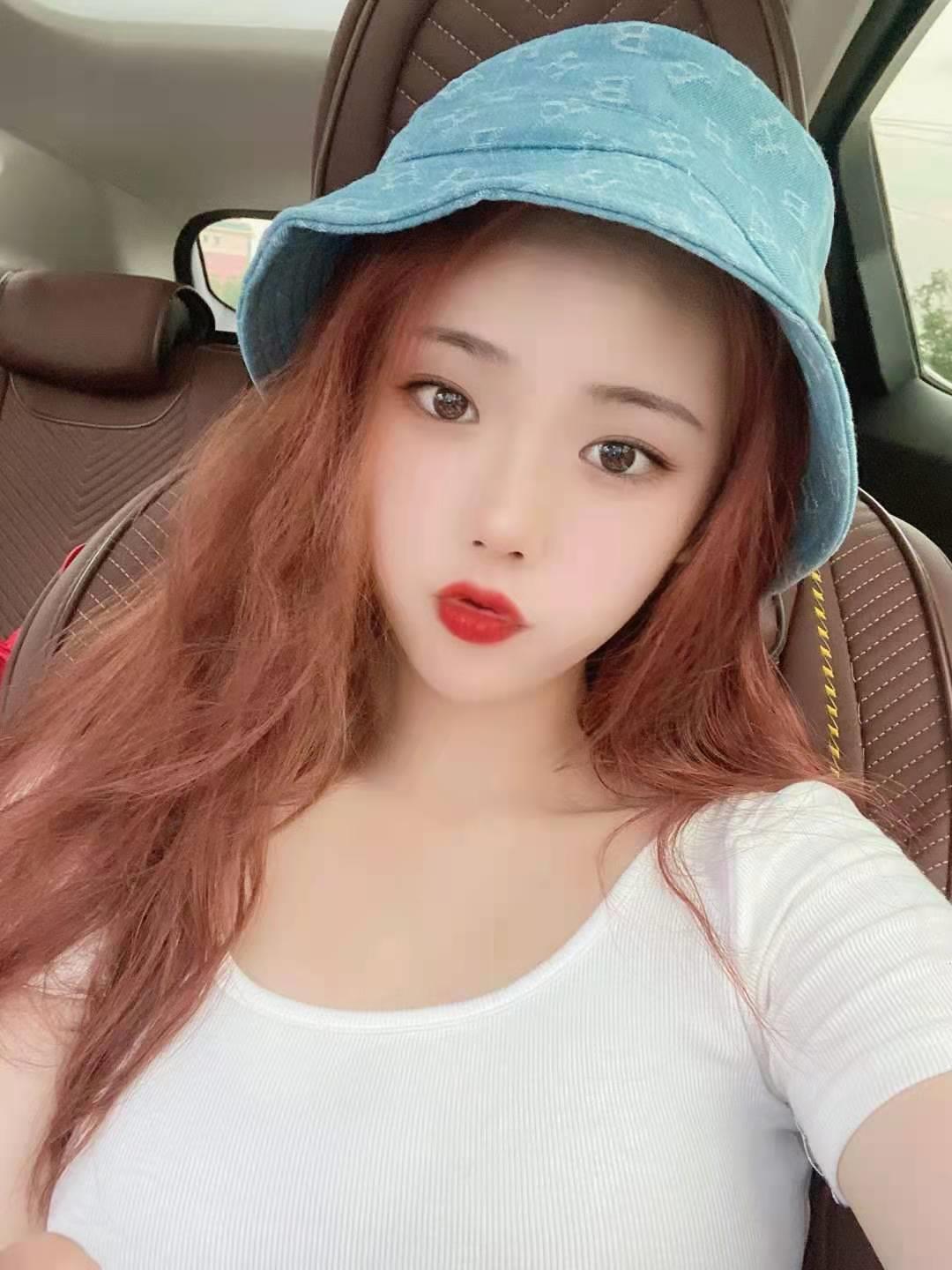 出击条好漂亮的大胸妹子 第2张