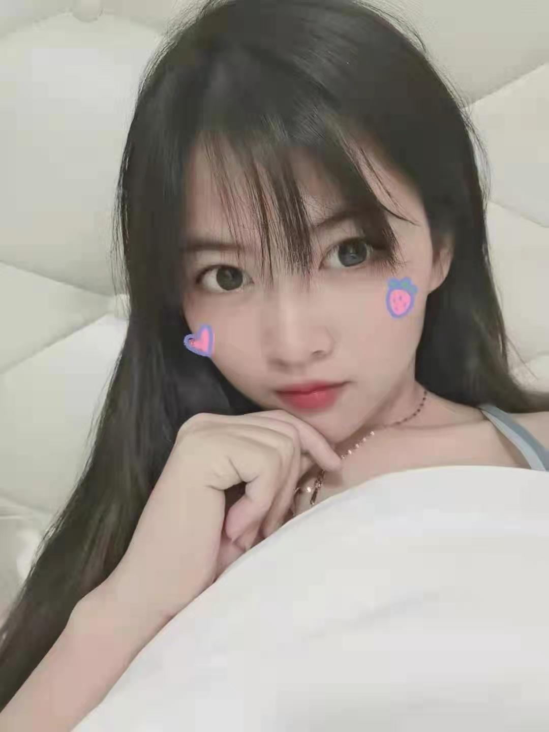 佛山小圆润婉儿，可爱妹子，前凸后翘，眼神迷人 第2张