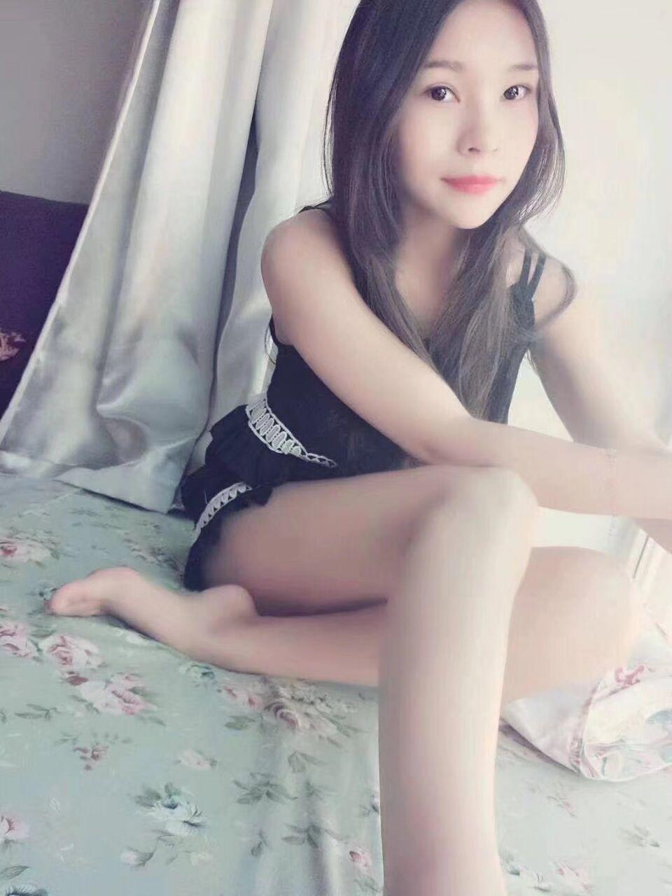 经区白嫩爽妹子 第1张