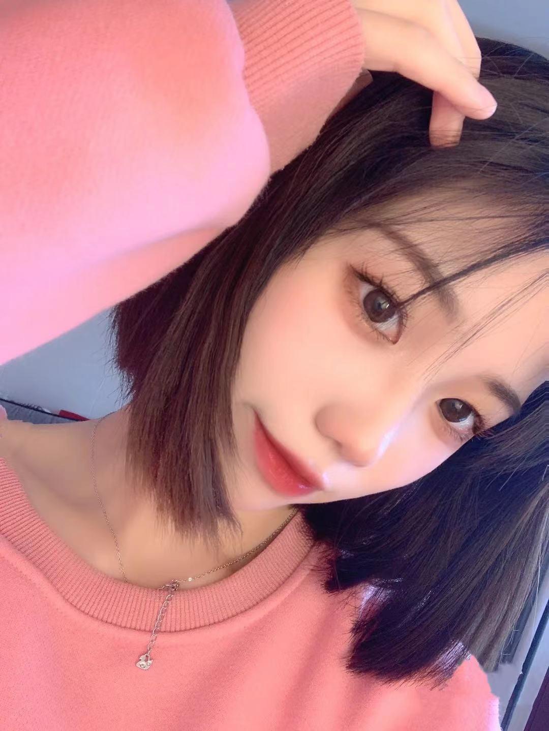 00后东北妹子皮肤好身材棒 第1张