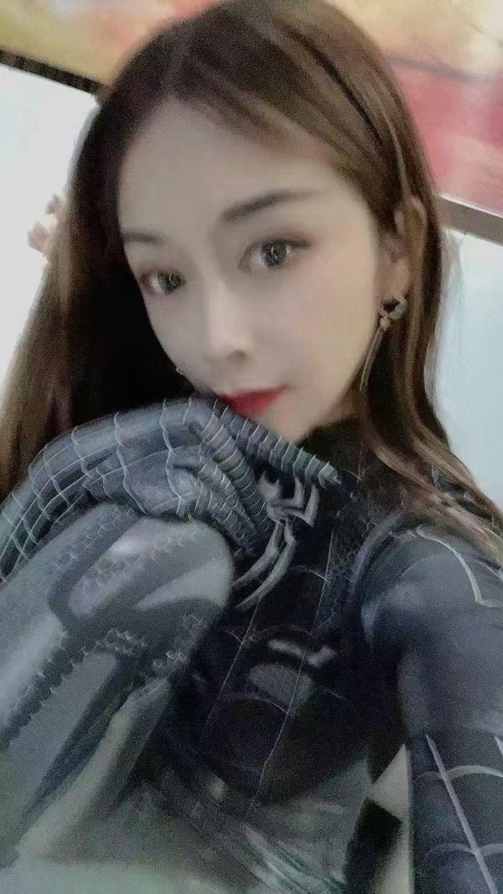 王家湾身材巨好小姐姐，胸巨大，腿舒服的一批 第2张