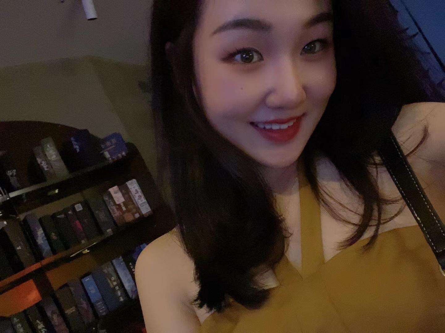 汉口碰到的高冷小妹妹宝儿 第1张