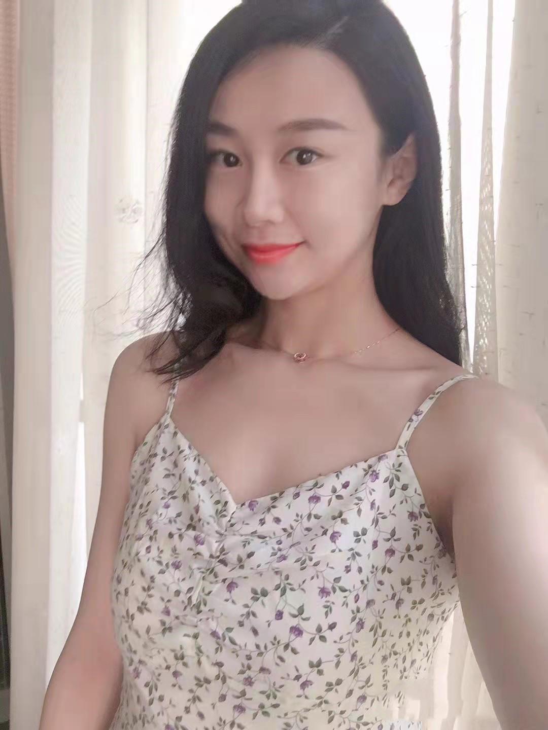 刚做不久漂亮年轻小姐姐兼职 第2张