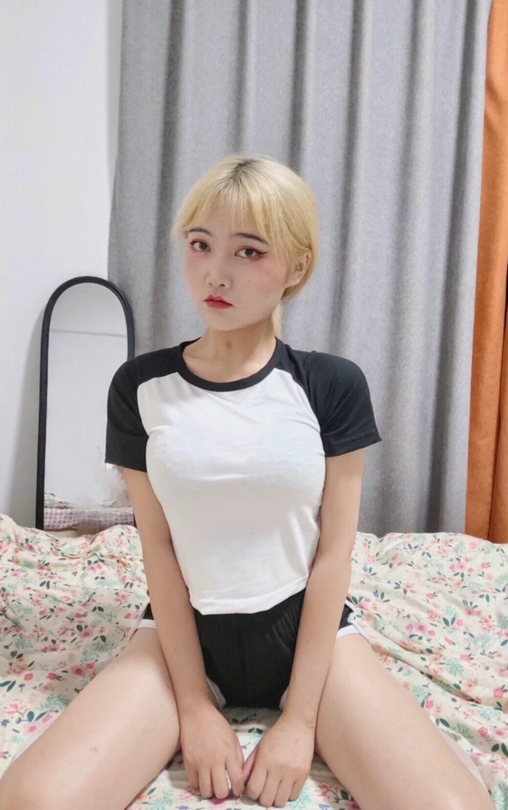 颜值有身材有就是有点贵 第1张