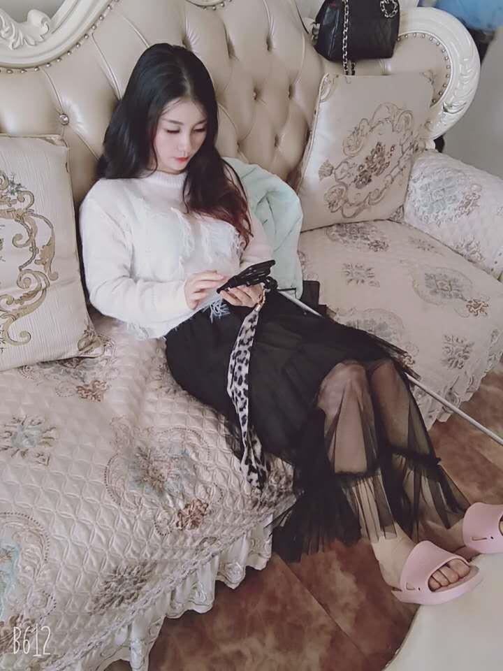 小巧玲珑舞蹈老师 第1张