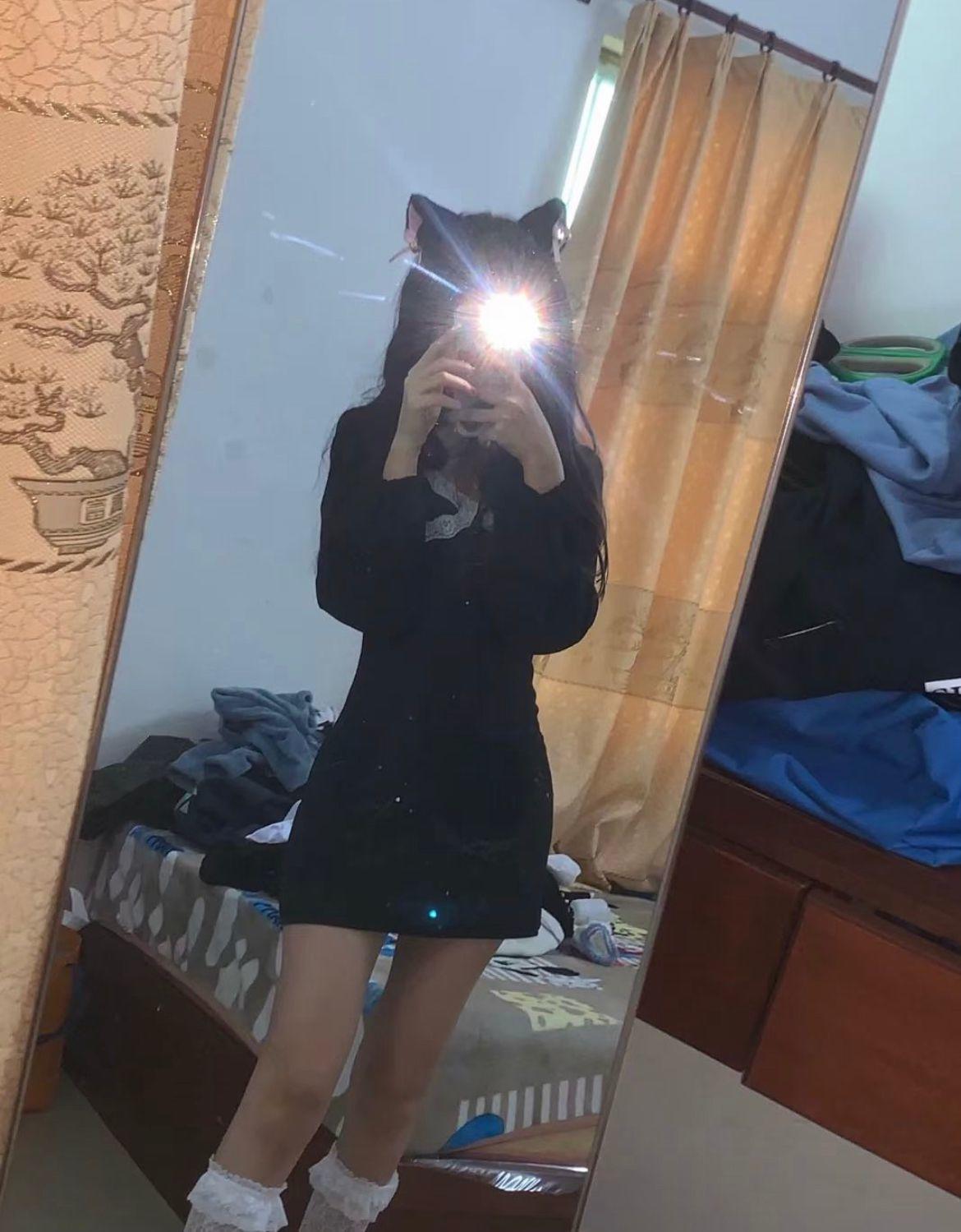 大学才毕业不久的兼职小嫩妹 第3张