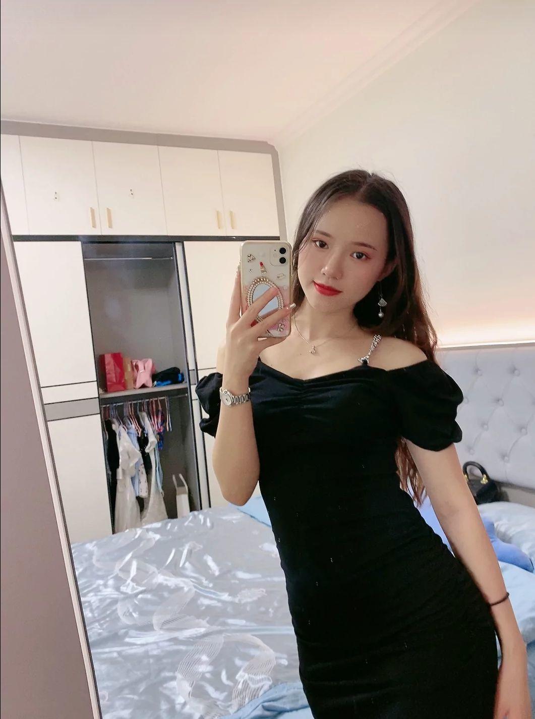 00后妹子物有所值自己看照片 第1张