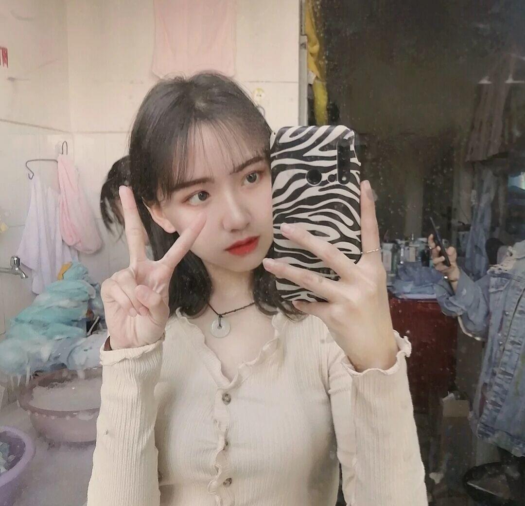 重庆大三校外兼职的小嫩妹 第2张