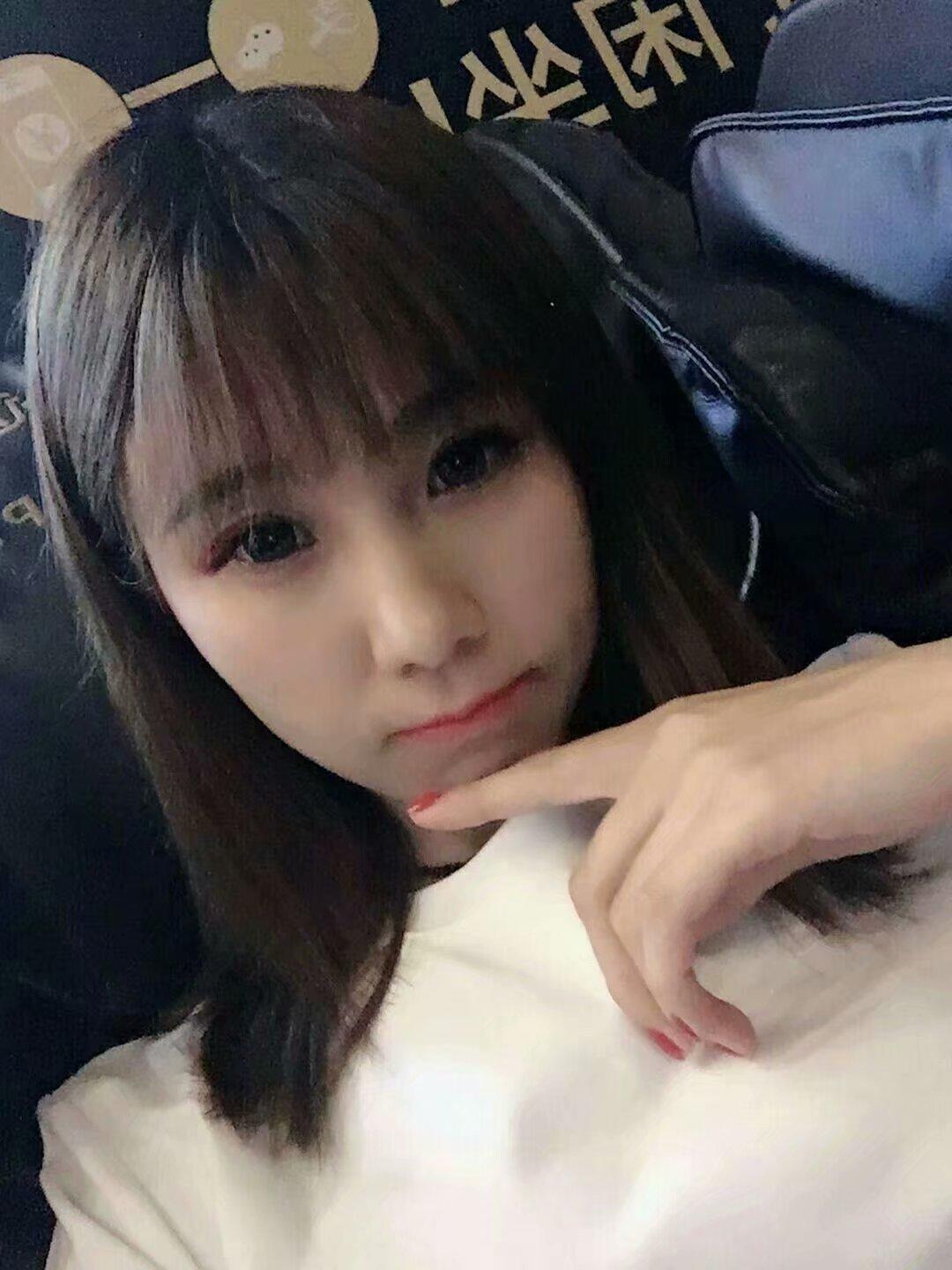 红旗河沟高颜值妹子 第1张